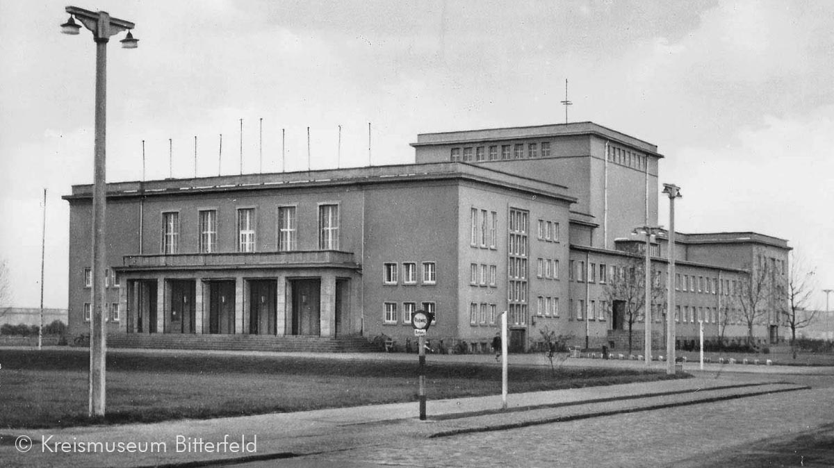 Ein historisches Foto des Kulturpalastes Bitterfeld