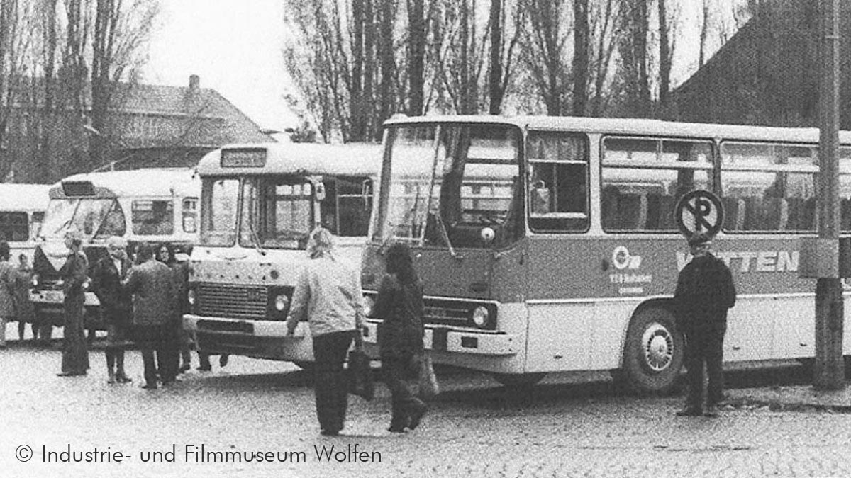 Ein historisches Foto des Busplatzes Bitterfeld 