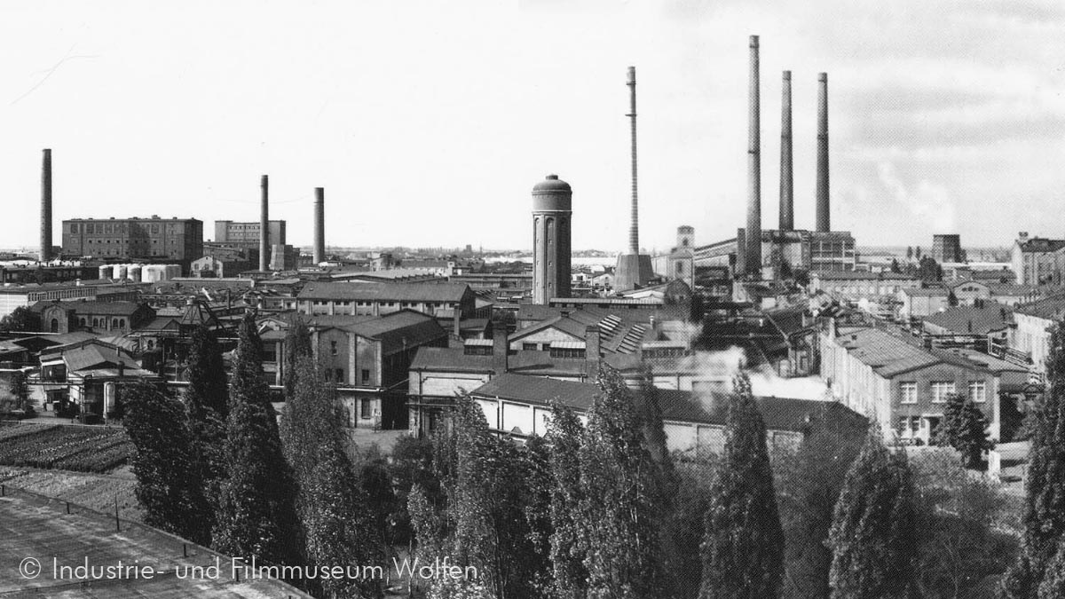 Ein historisches Foto der Chemiewerke in Wolfenm